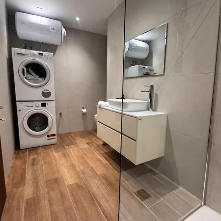 Modern & Bright 2-bedroom 公寓