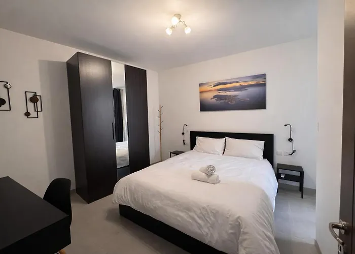 Msida Modern & Bright 2-bedroom Apartman *